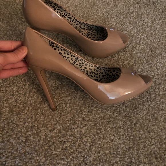 Jessica Simpson peep toe heel - Picture 3 of 4